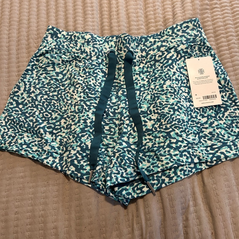 BRAND NEW! Athleta balance 4” shortie
